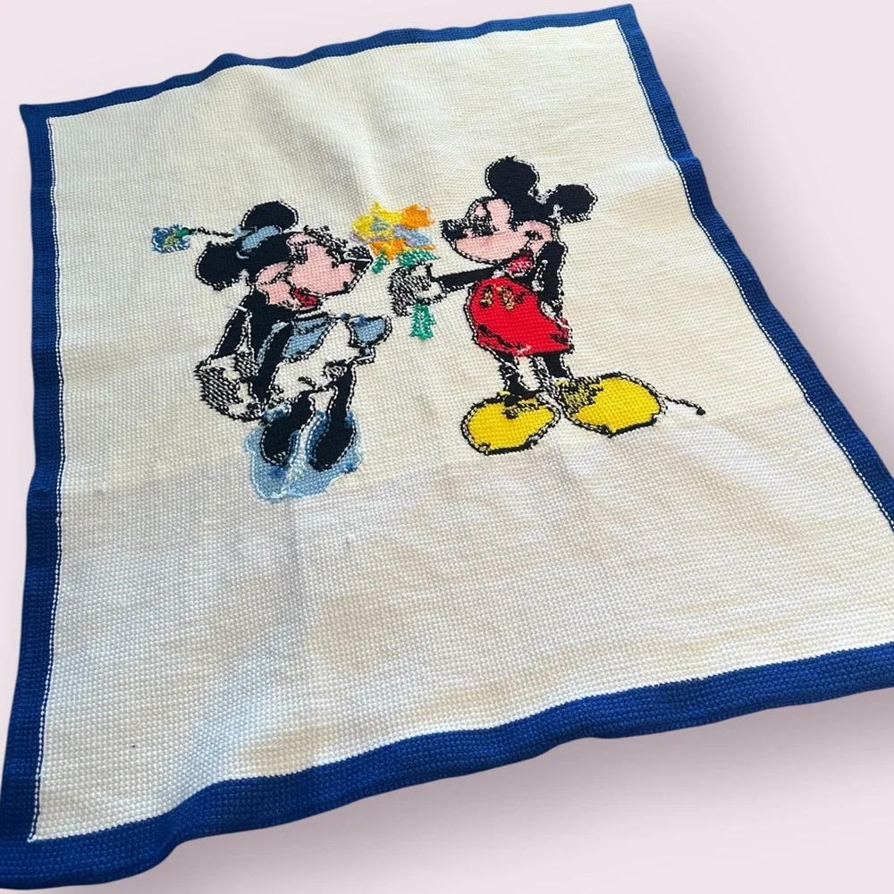 Vintage Handmade Mickey & Minnie Mouse Crochet Knit Blanket Throw Decor 40 x 47" - Picture 9 of 11